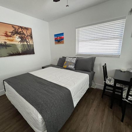 Cozy Private Studio W/Own Yard - 3Mi From Beach Seminole Buitenkant foto