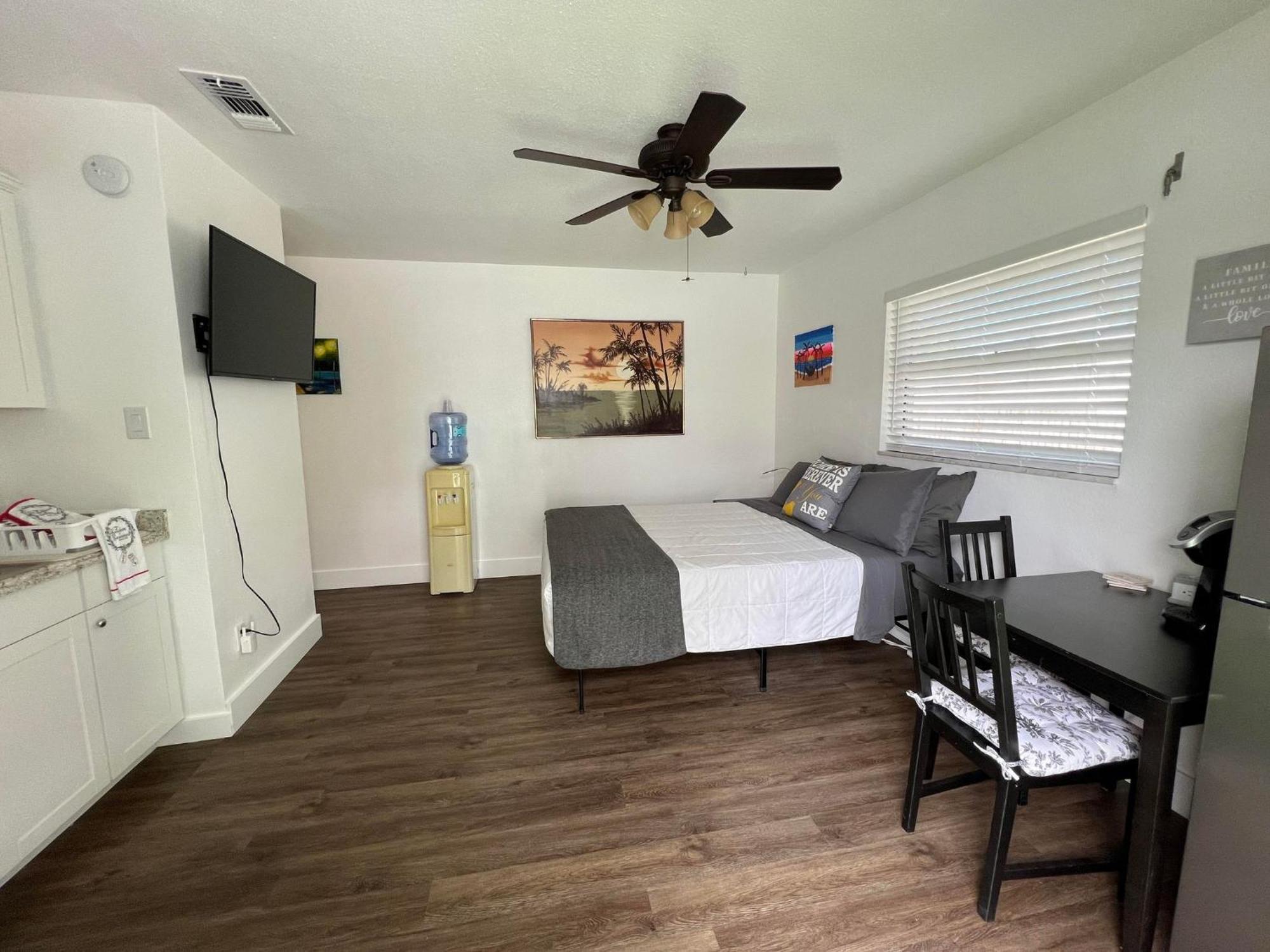 Cozy Private Studio W/Own Yard - 3Mi From Beach Seminole Buitenkant foto
