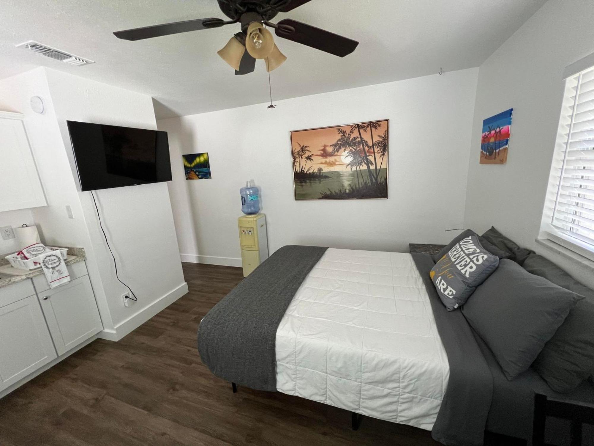 Cozy Private Studio W/Own Yard - 3Mi From Beach Seminole Buitenkant foto